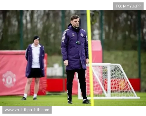 英超曼联的主教练：深入分析曼联主帅的战术与球队表现